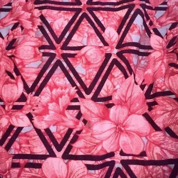 Lularoe TC pink & purple tropical floral and lattice leggings. NWOT.beautiful - Picture 4 of 6